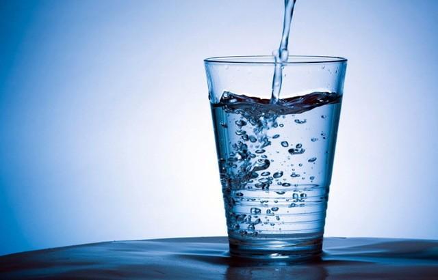 รูปภาพ:http://www.blueosa.com/wp-content/uploads/2014/10/front-image-drinking-water.jpg