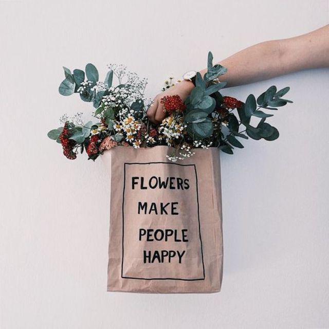 ภาพประกอบบทความ Be happy กับไอเดียให้ช่อดอกไม้แทนใจ เก๋ๆ ในสไตล์ที่ไม่ซ้ำใคร 