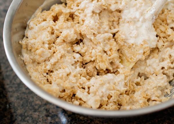 รูปภาพ:https://bakedbree.com/wp-content/uploads/2012/10/browned-butter-rice-krispie-treats_121.jpg