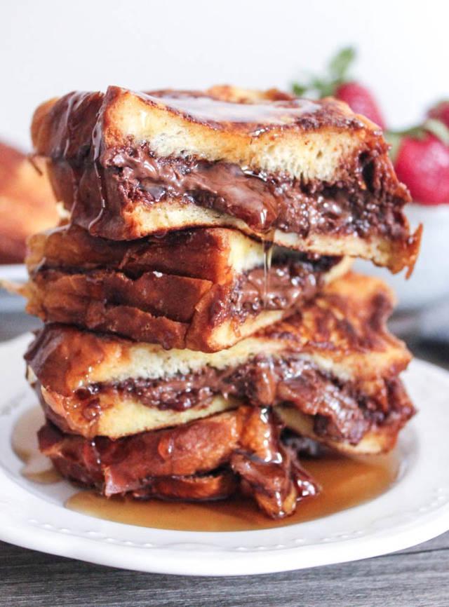 รูปภาพ:http://www.domesticate-me.com/wp-content/uploads/2014/03/nutella-and-bacon-stuffed-french-toast-74.jpg