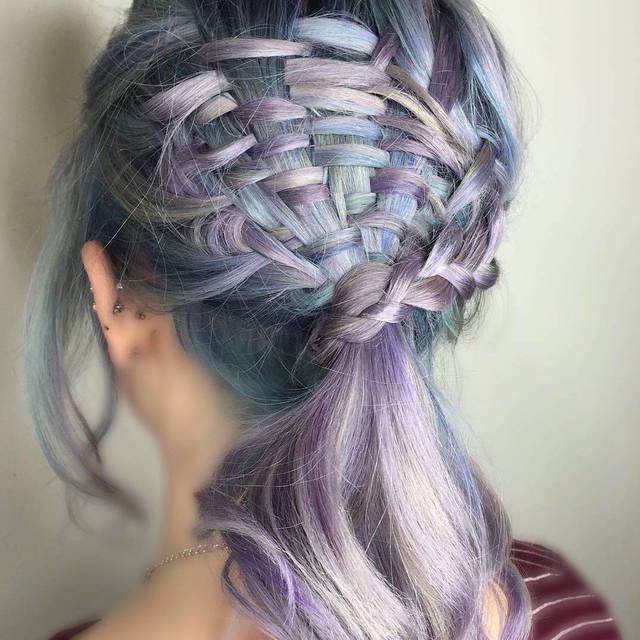 รูปภาพ:https://hairstylehub.com/wp-content/uploads/2016/12/lattice-braid.jpg
