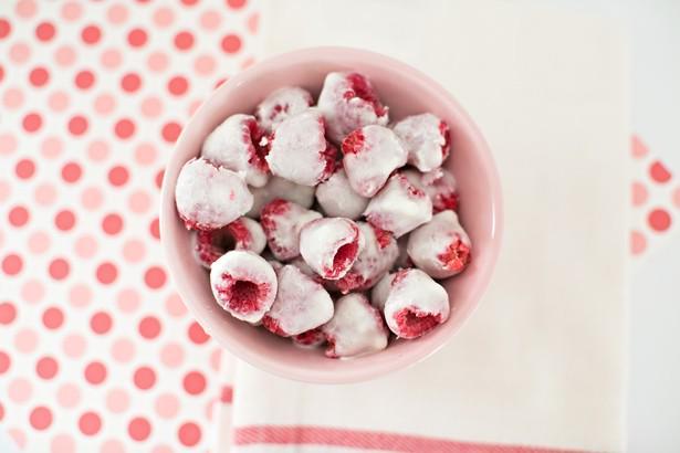 รูปภาพ:https://www.hellowonderful.co/ckfinder/userfiles/images/4-yogurt-covered-raspberries-kid-snack.jpg