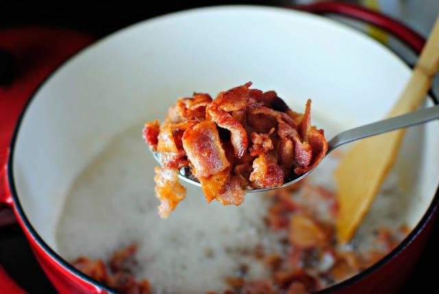 รูปภาพ:http://tastykitchen.com/wp-content/uploads/2012/07/Tasty-Kitchen-Blog-Bacon-Jam-06.jpg