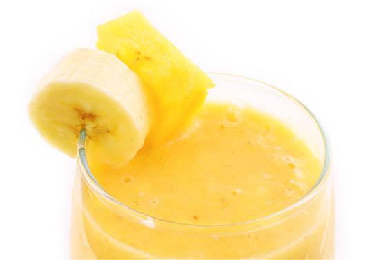 รูปภาพ:http://www.gimmesomeoven.com/wp-content/uploads/2010/01/pineapple-orange-banana-smoothie.jpg