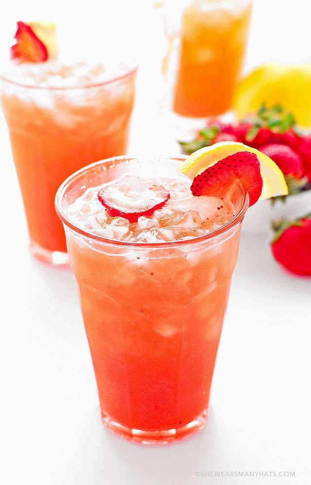รูปภาพ:http://cf.shewearsmanyhats.com/wp-content/uploads/2014/04/strawberry-lemonade-4.jpg