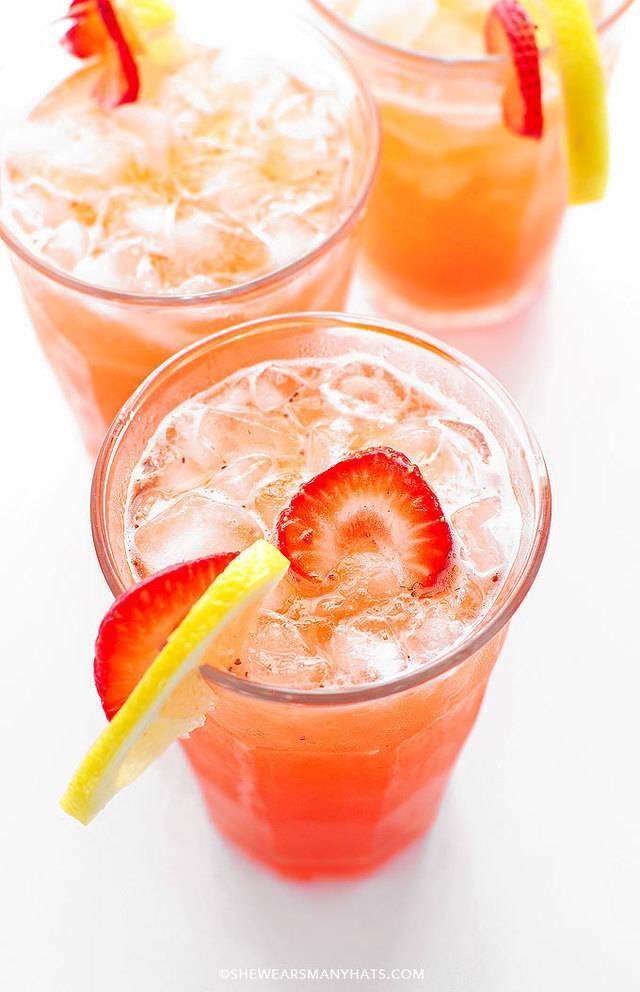 รูปภาพ:http://cf.shewearsmanyhats.com/wp-content/uploads/2014/04/strawberry-lemonade-5.jpg