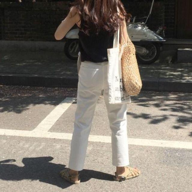 ตัวอย่าง ภาพหน้าปก:แต่งให้ชิลล์ แฟชั่น 'กางเกงสีขาว' แต่งลุคสบายๆ แบบ Casual Style