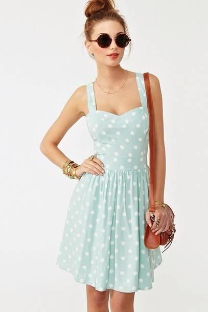 รูปภาพ:http://picture-cdn.wheretoget.it/f2h0tj-l-610x610-dress-pastel-blue-polka+dots-gorgeous-cute-fashion-pretty-style-sunglasses-polka+dots+dress-light+blue+dress-vintage+dress.jpg
