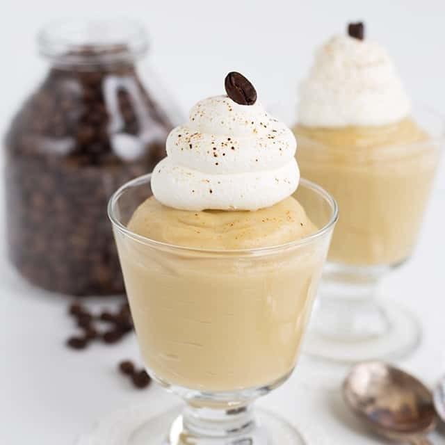 ตัวอย่าง ภาพหน้าปก:อร่อยรสเข้มนุ่มนิ่มละมุนลิ้น! 'Coffee Pudding' สูตรพุดดิ้งกาแฟ ทำตามได้ไม่ยาก 