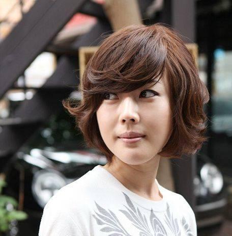 รูปภาพ:http://cutehairstyles4u.com/wp-content/uploads/2014/12/best-korean-hairstyles-for-women-2015.jpg