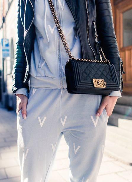 รูปภาพ:http://wachabuy.com/wp-content/uploads/2015/11/fall-fashion-cozy-tracksuit-leather1.jpg