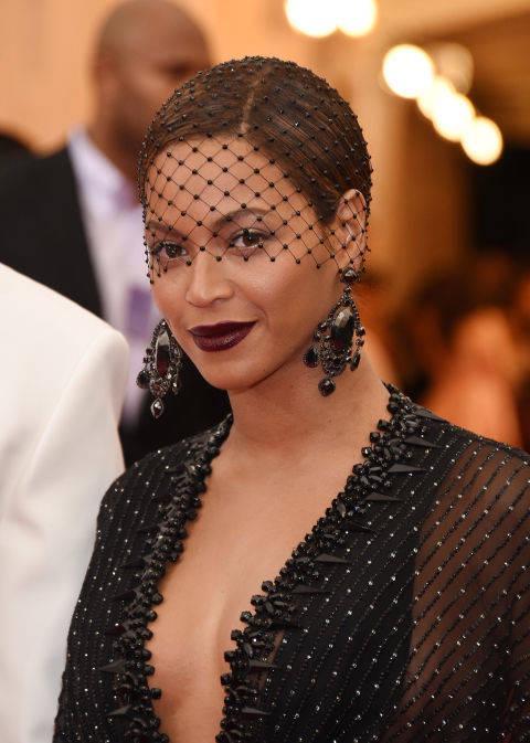 รูปภาพ:http://mac.h-cdn.co/assets/15/48/480x673/dark_hair_beyonce.jpg