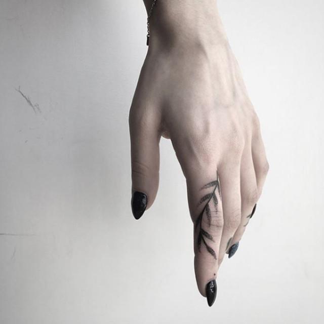 ตัวอย่าง ภาพหน้าปก:งามแบบไม่ง้อแหวน! ไอเดีย "Finger Tattoos" เพิ่มลูกเล่นให้กับนิ้วมือของเรา