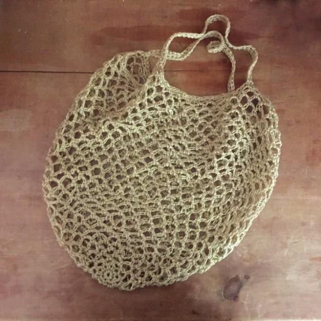 รูปภาพ:https://i.pinimg.com/736x/74/5b/5c/745b5c5afd9cbd1fd4f444a442b0596c--crochet-tote-bags-crochet-bag-patterns.jpg