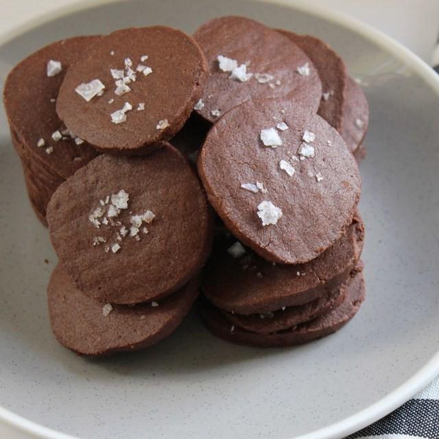 ตัวอย่าง ภาพหน้าปก:Chocolate Shortbread Cookies เมนูคุกกี้อร่อย ที่คนรักช็อกโกแลตต้องหลงรัก 