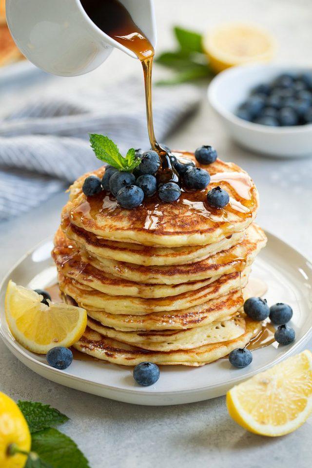 รูปภาพ:https://www.cookingclassy.com/wp-content/uploads/2018/03/lemon-ricotta-pancakes-2-768x1152.jpg