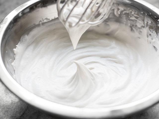 รูปภาพ:https://www.budgetbytes.com/wp-content/uploads/2018/05/Make-Vanilla-Whipped-Cream.jpg