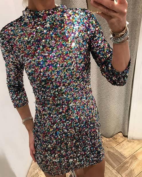 รูปภาพ:https://stayglam.com/wp-content/uploads/2017/11/Vibrant-Sequin-Dress.jpg