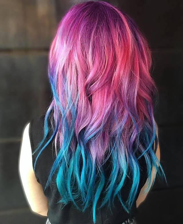 รูปภาพ:https://thecuddl.com/images/2018/04/47-unique-mermaid-hair-color-idea-thecuddl.jpg