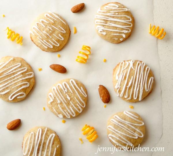 รูปภาพ:https://jenniferskitchen.com/wp-content/uploads/Almond-Orange-Cookies1.jpg