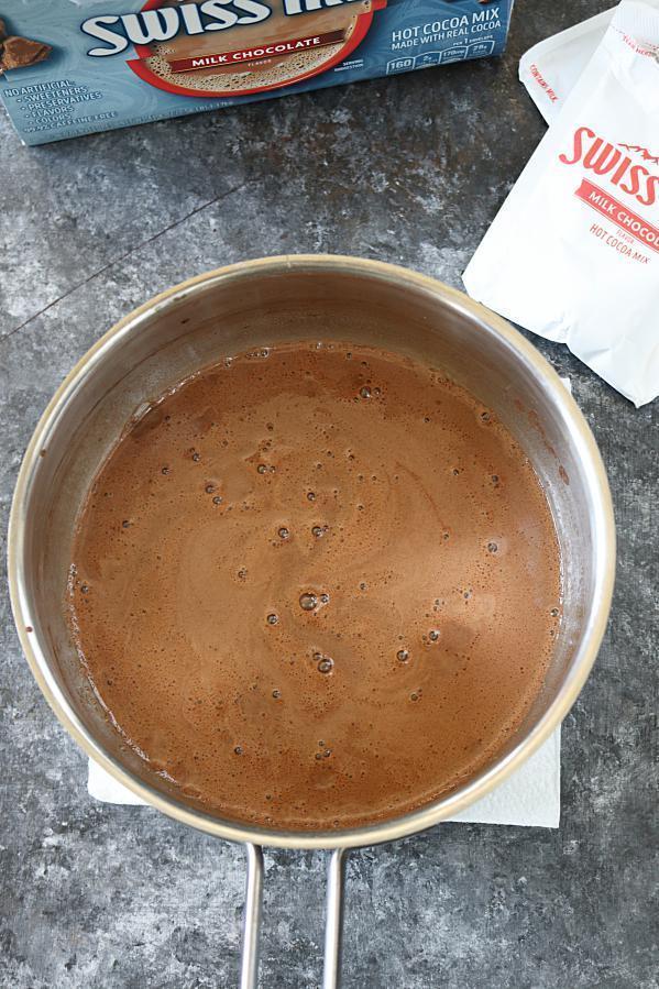 รูปภาพ:https://www.ruchiskitchen.com/wp-content/uploads/2018/07/brownie-frozen-milk-chocolate-7.jpg