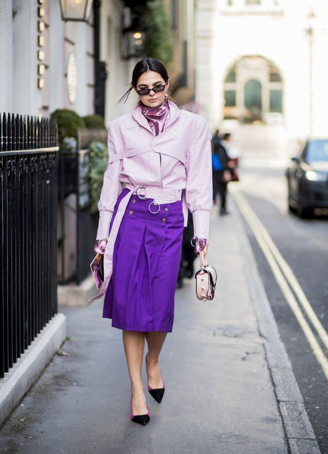 รูปภาพ:https://cdn.cliqueinc.com/cache/posts/255306/purple-outfits-255306-1524239120118-main.700x0c.jpg