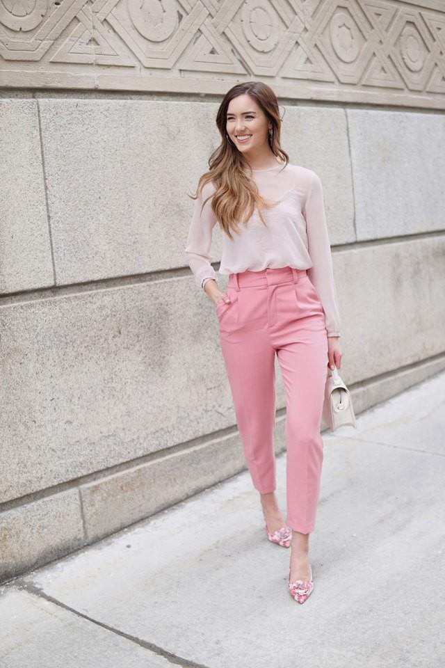 รูปภาพ:http://www.mariesbazaar.com/wp-content/uploads/2018/02/All-pink-look-with-hot-pink-trousers-10.jpg