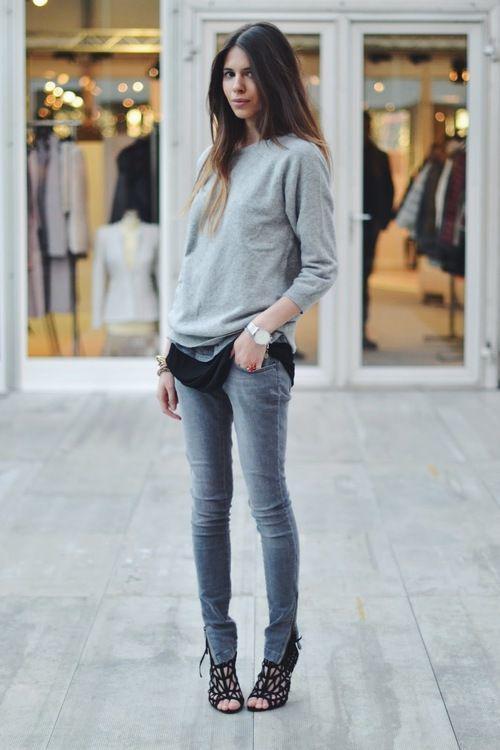 รูปภาพ:http://fashiongum.com/wp-content/uploads/2015/01/Grey-Color-Outfits-For-Cold-Weather-2.jpg