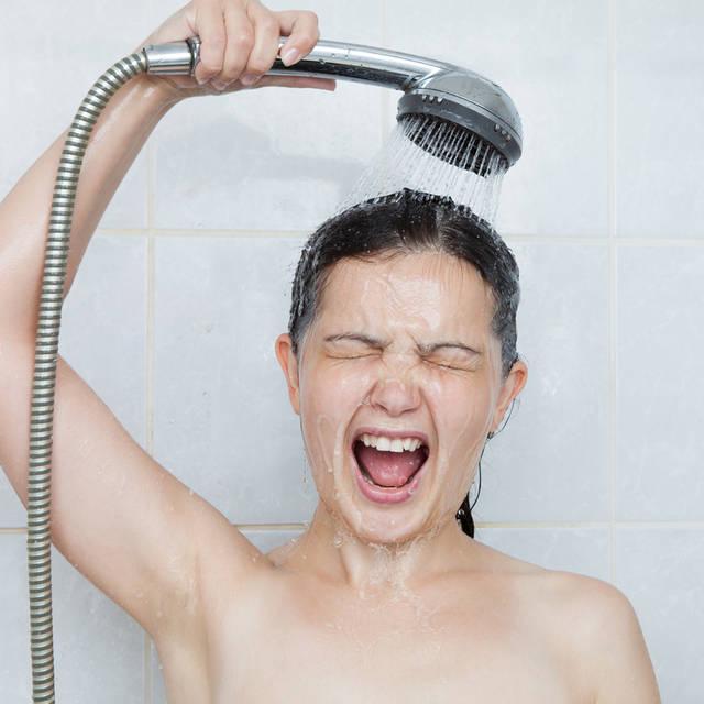 ตัวอย่าง ภาพหน้าปก:5 เหตุผลดี ๆ ที่ทำให้คุณต้องลองอาบน้ำ ด้วยน้ำเย็นดูบ้าง!