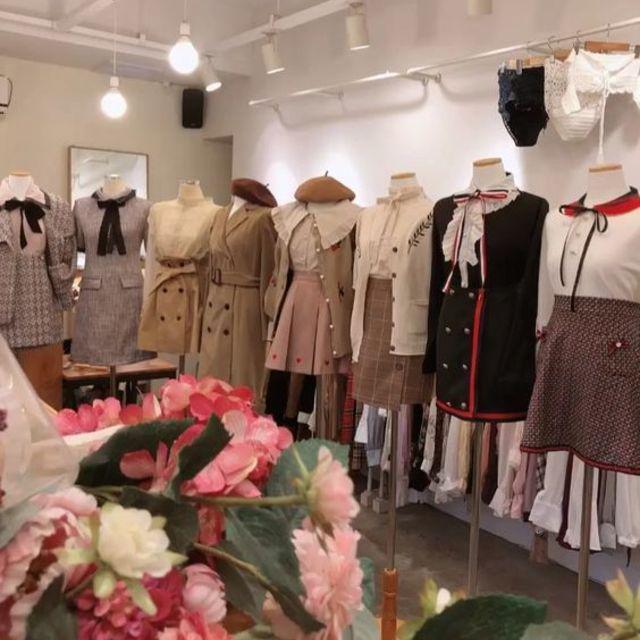 ภาพประกอบบทความ พาส่อง 'เสื้อผ้าสายหวาน' จากร้านเสื้อผ้าเกาหลี A-Ri ที่ดงแดมุน IG : _ariwear