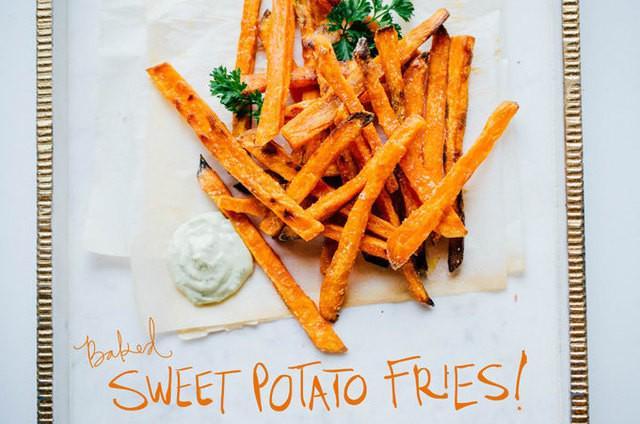 รูปภาพ:https://www.liveeatlearn.com/wp-content/uploads/2015/12/baked-sweet-potato-fries-16-doodle-crop.jpg