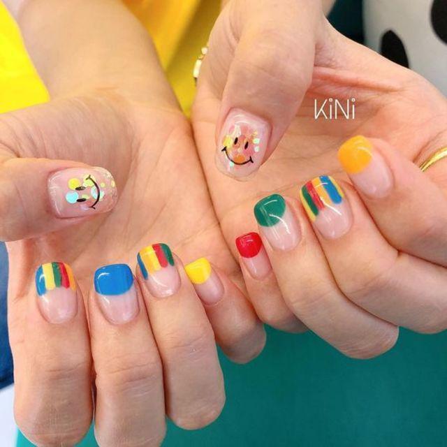 ภาพประกอบบทความ ส่องไอเดียแต่งเล็บ ลุคสดใสแบบ 'Colourful Nails' น่ารักสไตล์วัยใส