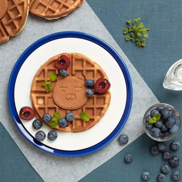 ภาพประกอบบทความ น่ารัก น่ากิน! เครื่องทำวาฟเฟิล 'Ryan waffle maker' จาก Kakao Friends