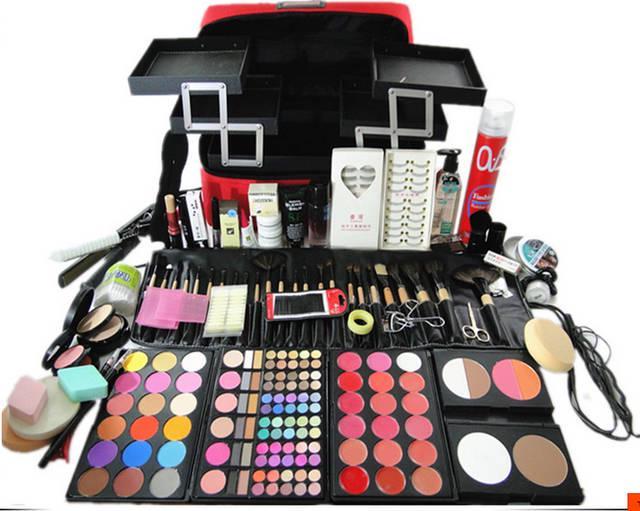 รูปภาพ:http://g03.a.alicdn.com/kf/HTB1e34xIXXXXXXuXpXXq6xXFXXXm/Make-up-set-combination-make-up-box-makeup-palette-full-set-of-cosmetics-beauty-tools.jpg