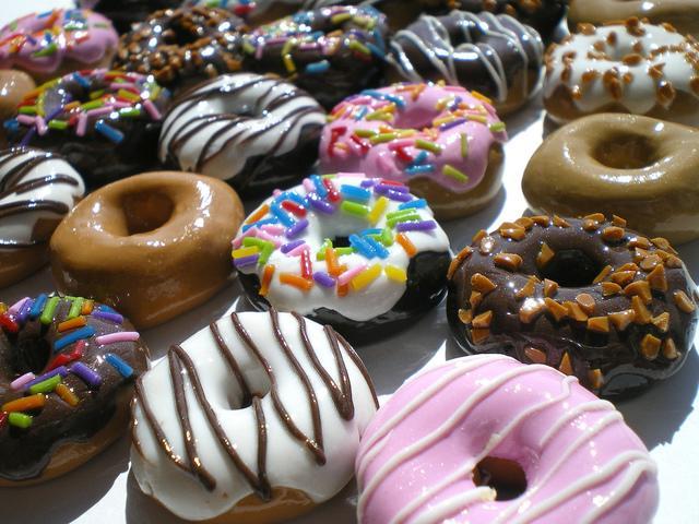 รูปภาพ:https://sickr.files.wordpress.com/2015/03/donuts.jpg