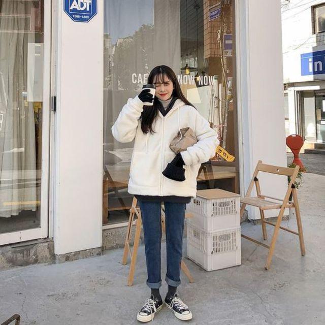ภาพประกอบบทความ ส่องแฟชั่น 'Winter Looks' แต่งเสื้อคลุม (Outer) เที่ยวเกาหลีหน้าหนาว IG : michyeora_official