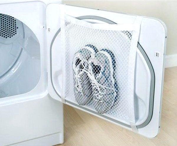 รูปภาพ:http://bestpaidsurveys2017.club/wp-content/uploads/2018/08/shoes-washing-bag-tape-a-laundry-bag-to-the-inside-of-your-tumble-dryer-door-for-easy-drying-of-sports-shoes-shoe-care-kit-bag.jpg