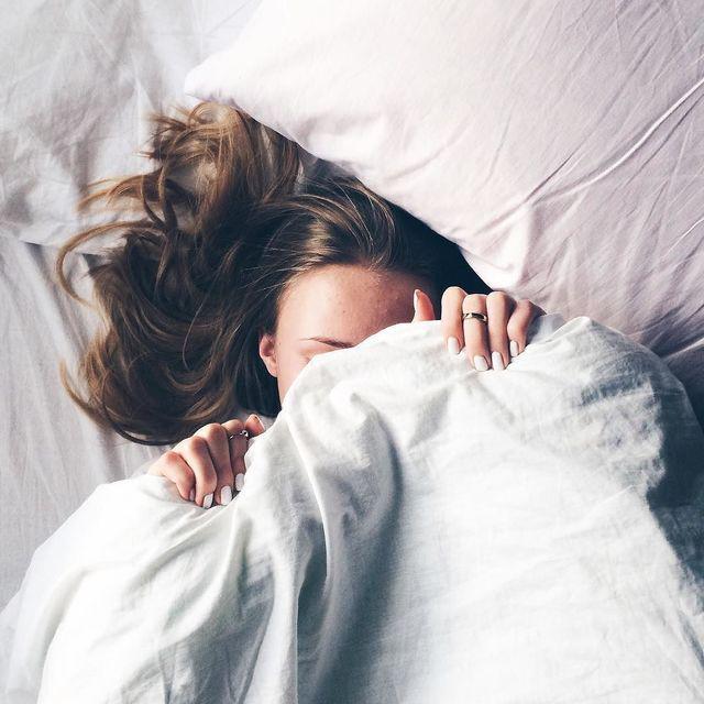 ภาพประกอบบทความ 5 เคล็ดลับเพื่อ 'การนอนหลับเปี่ยมสุข' ไม่ตื่นแล้วเบลอ ไม่ต้องพึ่งยา #หลับปุ๋ยทั้งคืนไม่เห็นยาก