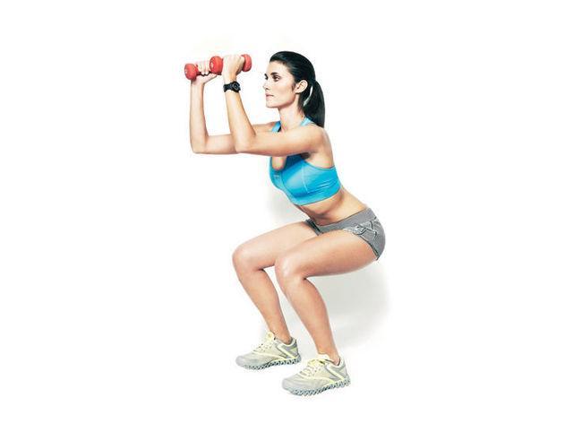รูปภาพ:http://www.glamour.com/images/health-fitness/2013/01/squat-and-press-workout-move-w724.jpg