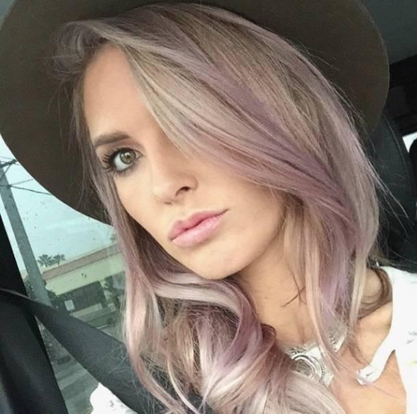 รูปภาพ:http://cdn2.thegloss.com/wp-content/uploads/2015/01/Audrina-Patridge-violet-champagne-hair-dye1.jpg