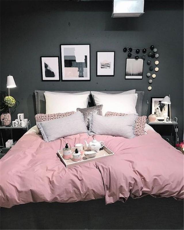 รูปภาพ:https://www.chicuties.com/wp-content/uploads/2018/12/pink-and-grey-living-room-decor-10.jpg