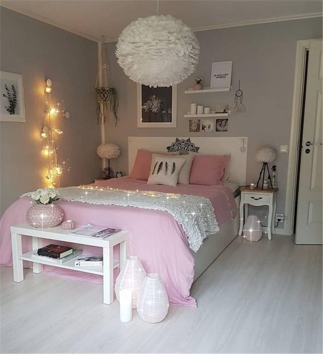รูปภาพ:https://www.chicuties.com/wp-content/uploads/2018/12/pink-and-grey-living-room-decor-12.jpg