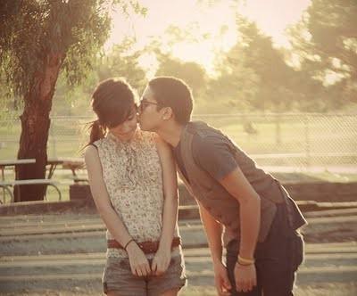 รูปภาพ:http://img5.visualizeus.com/thumbs/12/29/couple,kiss,love,cute,sweet,teen-1229513dcfb96b0423f7feb4ce3428f9_h.jpg?ts=93246