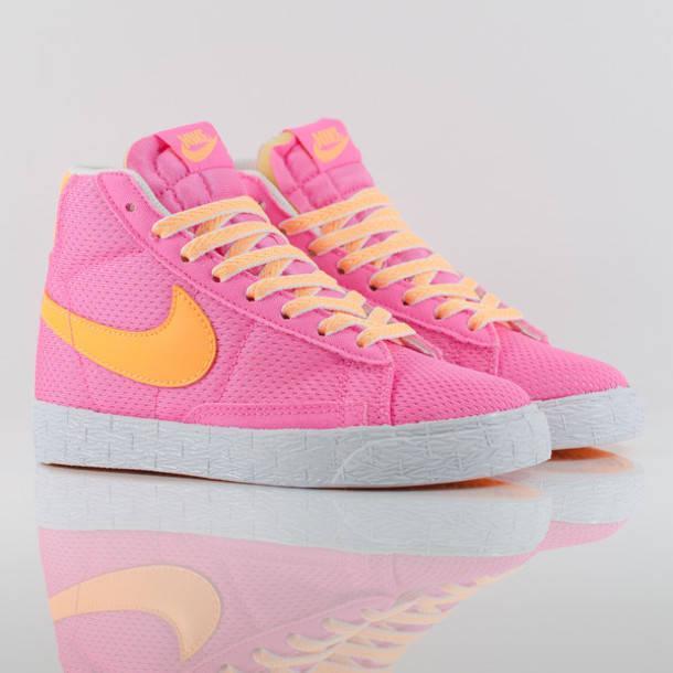 รูปภาพ:http://picture-cdn.wheretoget.it/s4vnb0-l-610x610-shoes-nike-trainers-pink-orange-nikeblazer.jpg