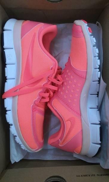 รูปภาพ:http://picture-cdn.wheretoget.it/okg7pd-l-610x610-shoes-nike-pink-cool-nice-cute-love-adidas-sport-amazing-sneakers-pastel-grunge.jpg