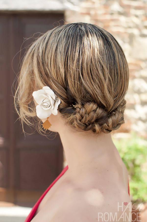 รูปภาพ:http://www.hairromance.com/wp-content/uploads/2012/08/Hair-Romance-braided-bun-hairstyle-Italy-3.jpg