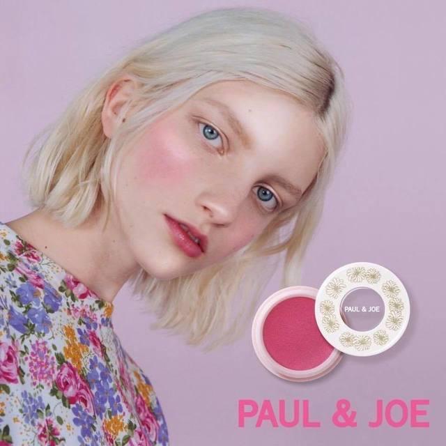 ภาพประกอบบทความ สวย ติดทนนาน! 'Gel Blush จาก Paul&Joe Beaute' บลัชเนื้อเจล ปัดปุ๊บ แก้มแดงระเรื่อปั๊บ