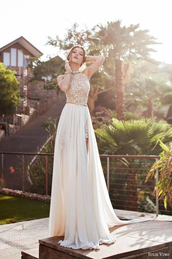 รูปภาพ:http://glamradar.com/wp-content/uploads/2014/12/shiny-long-dress.jpg
