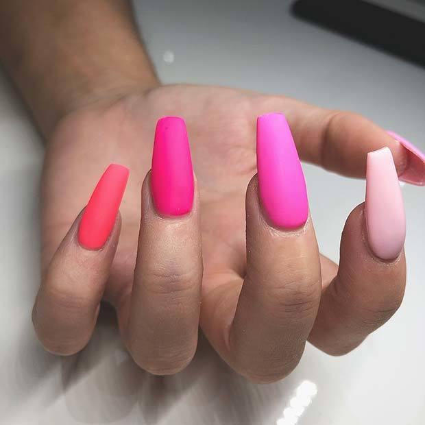 รูปภาพ:https://stayglam.com/wp-content/uploads/2019/03/Vibrant-Pink-Nails.jpg