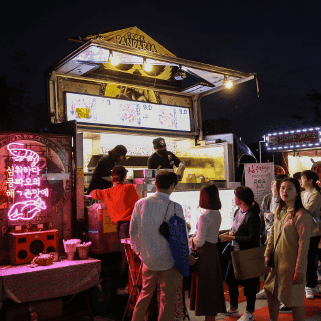 ภาพประกอบบทความ ทริปชิลล์ในฝัน! 5 พิกัด ตลาดนัดกลางคืนที่เกาหลี #เพลินมาก อิ่มมาก ฟินมาก! 😳🍲🌙
